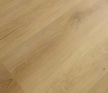 SPC Flooring AP8681- Traditional Oak Woodgrain.