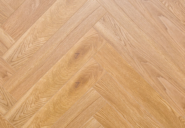 HERRINGBONE Oak – Authentic Herringbone, AC4/W32-V4, 12mm (4-sided V Groove) Panel size 606 x 101 x 12mm 2.20m²/box