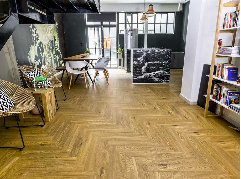 HERRINGBONE Oak – Authentic Herringbone, AC4/W32-V4, 12mm (4-sided V Groove) Panel size 606 x 101 x 12mm 2.20m²/box